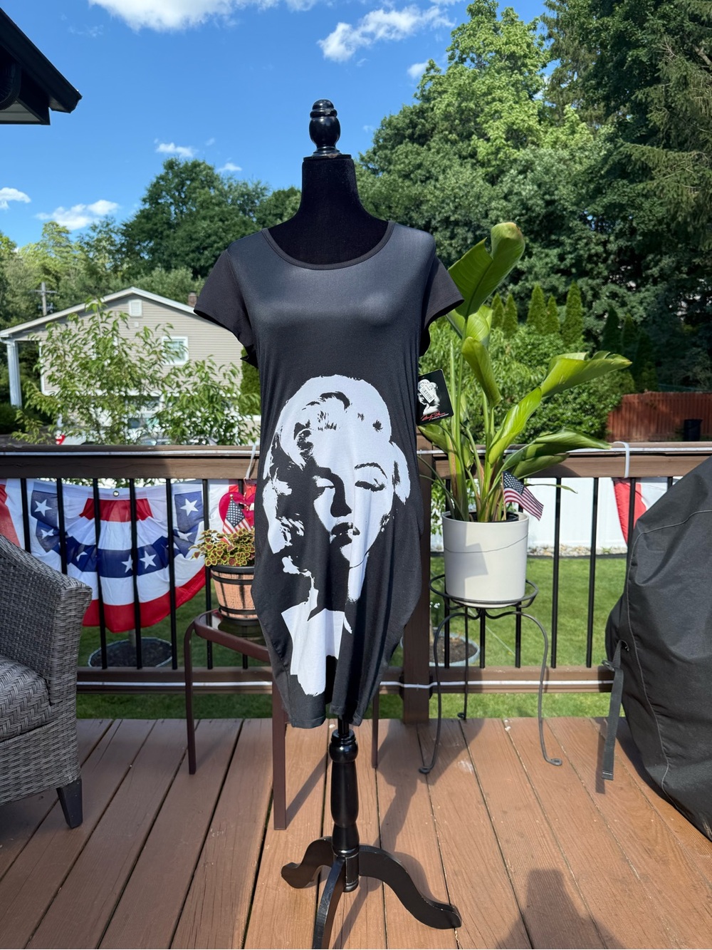 Marilyn Monroe Black and White Signature Label Top